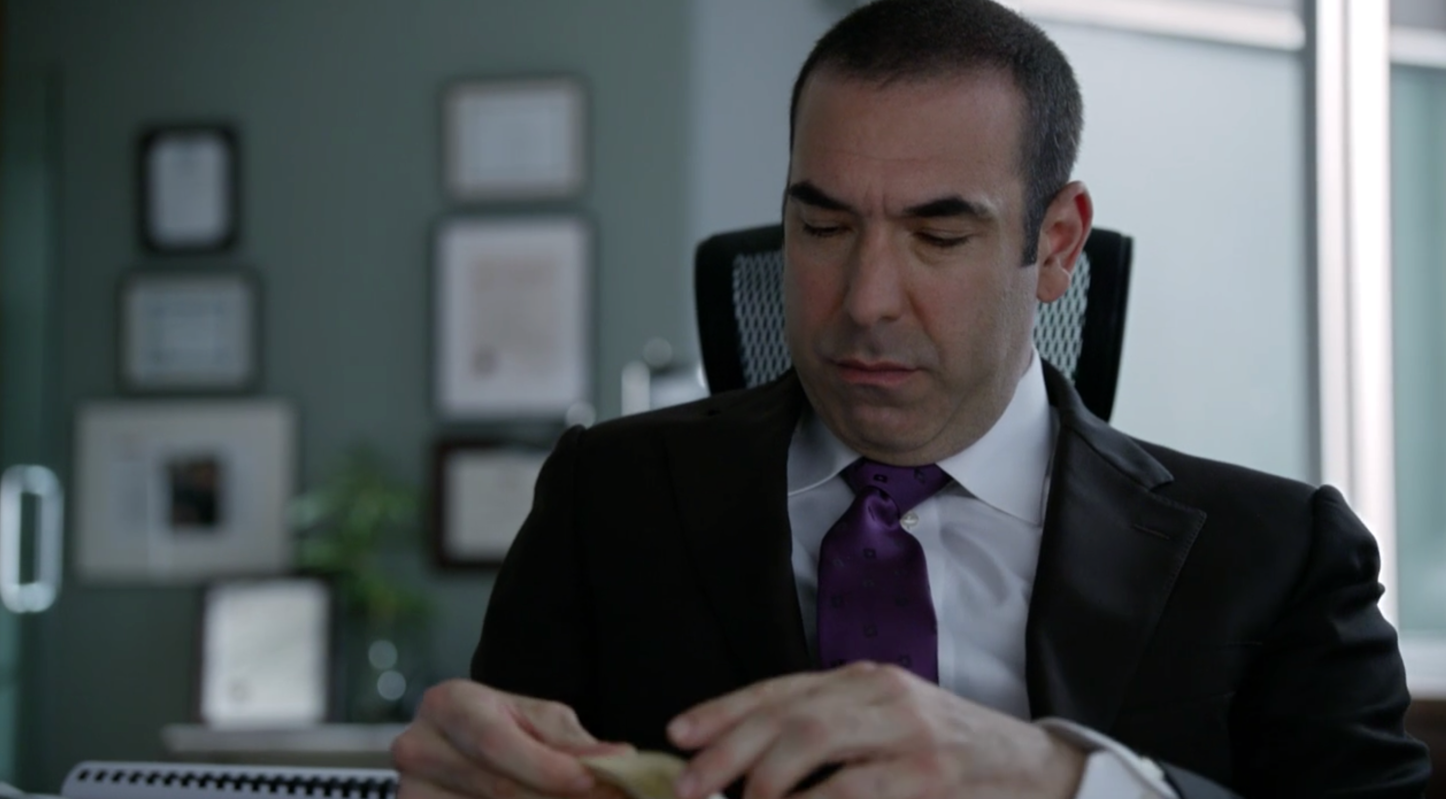 SUITS TV Series S02E02 Daniel Hardman's Note to Louis Litt Prop