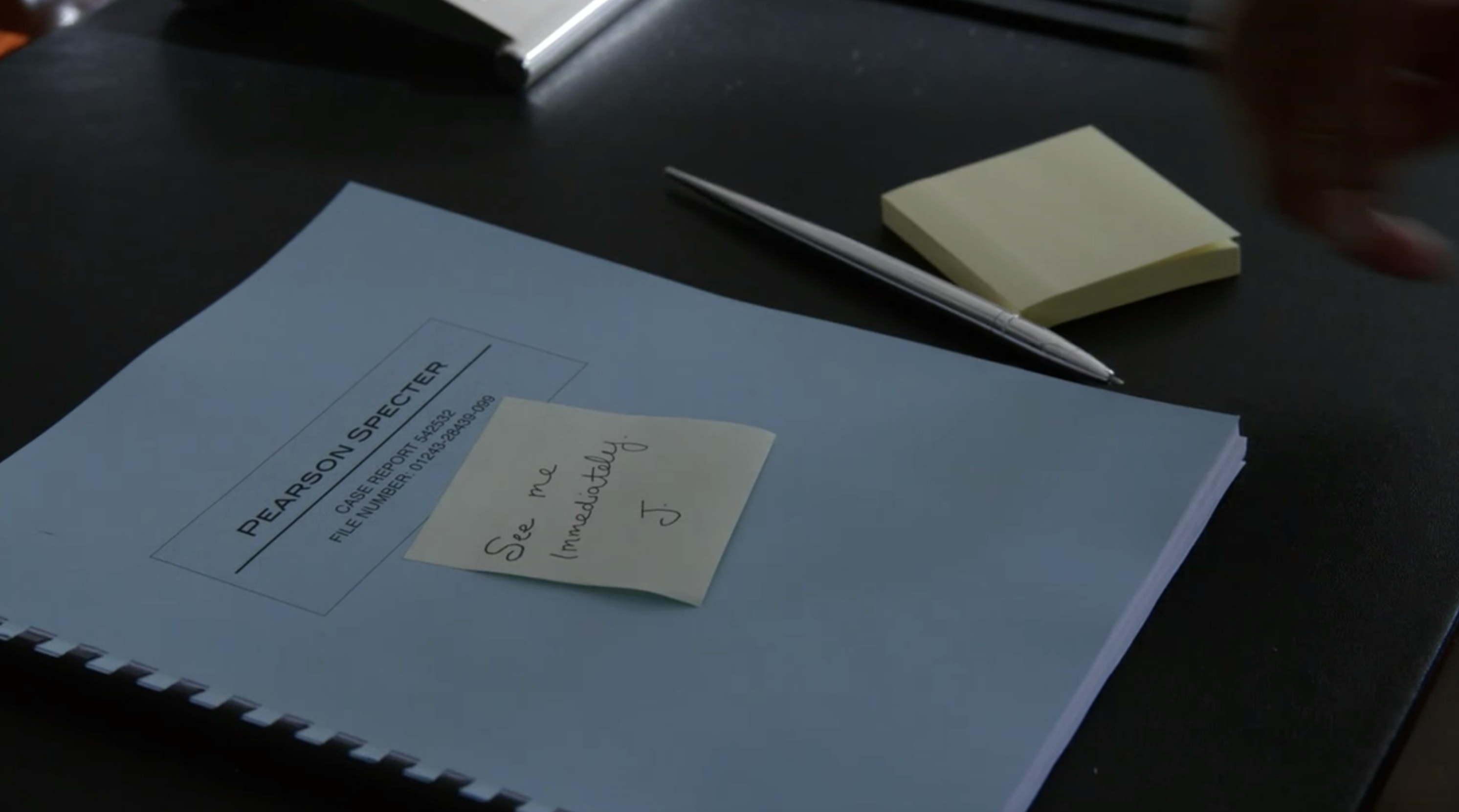 SUITS TV Series S03E15 Jessica Pearson Note Prop to Louis Litt with Rachel Zane