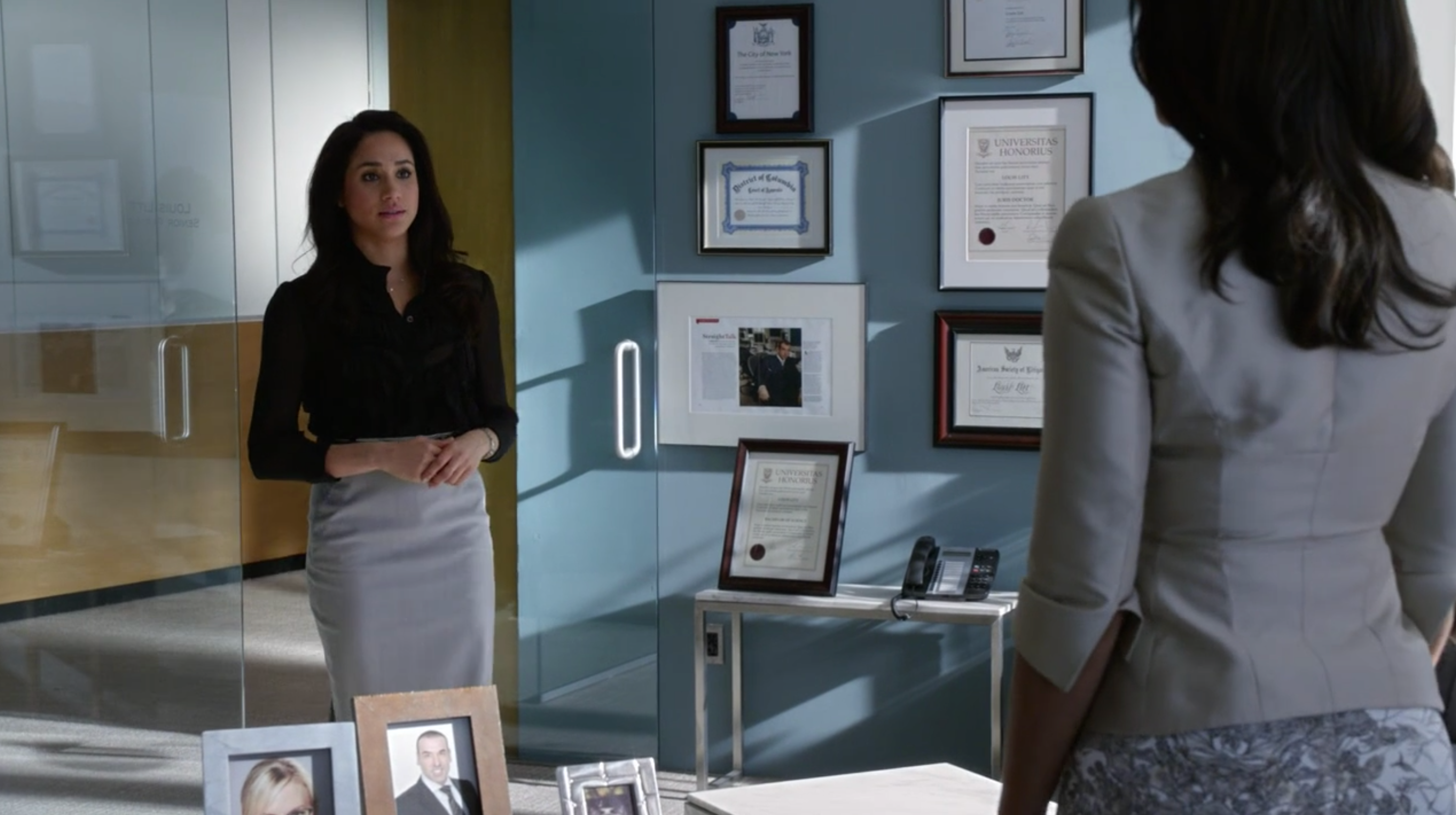 SUITS TV Series S03E15 Jessica Pearson Note Prop to Louis Litt with Rachel Zane